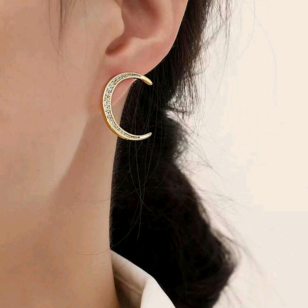 Sun and Moon Elegantly Mismatched Rhinestone Gold Tone Earrings - Picture 2 of 4